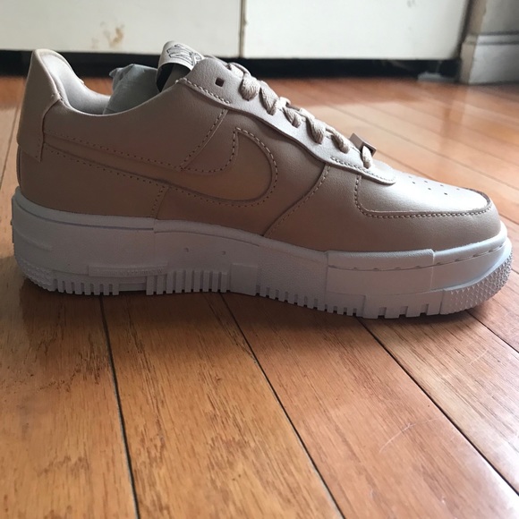 Nike Air Force 1 - Picture 4 of 5